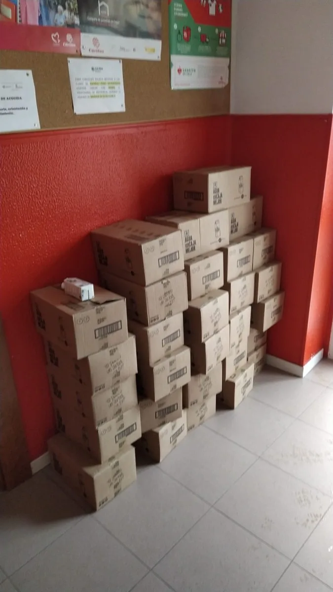 Donativo de Agua en Caja a Cáritas Donativo de Agua en Caja a Cáritas